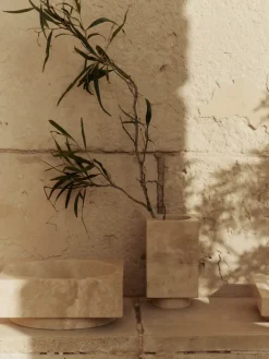 Ferm Living Hew vaas 21 cm, Travertine< Vazen