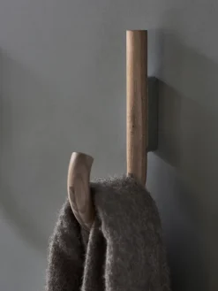 Gejst Hook haak 19 cm, Walnoot-zwart< Haken & Hangers
