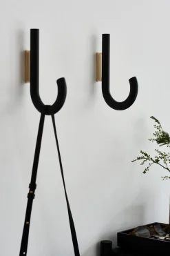 Gejst Hook haak 19 cm, Zwartgebeitst eikenhout-messing< Haken & Hangers