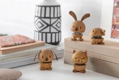 Hoptimist Dog S figuur, Oak< Houten Beelden