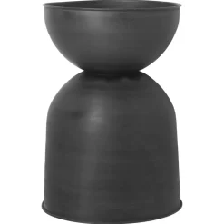 Ferm Living Hourglass pot groot Ø50 cm, Zwart-donkergrijs< Bloempotten