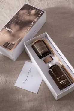 Skandinavisk HYGGE geurkaars & geurstaafjes, 65 g + 100 ml< Geurkaarsen & Aroma Diffusers