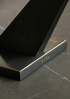 Audo Copenhagen Interconnect kandelaar 70 cm, Bronzed brass< Kandelaars
