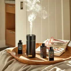 Voluspa Japonica Ultrasonic diffuser, Black< Geurkaarsen & Aroma Diffusers