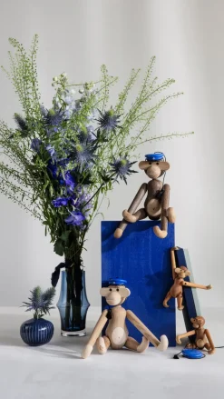 Kay Bojesen Denmark Kay Bojesen studentenpet voor de kleine aap, Blauw< Houten Beelden