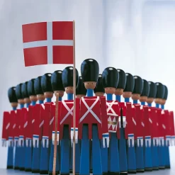 Kay Bojesen Denmark Kay Bojesen trommelaar, rood/blauw< Houten Beelden