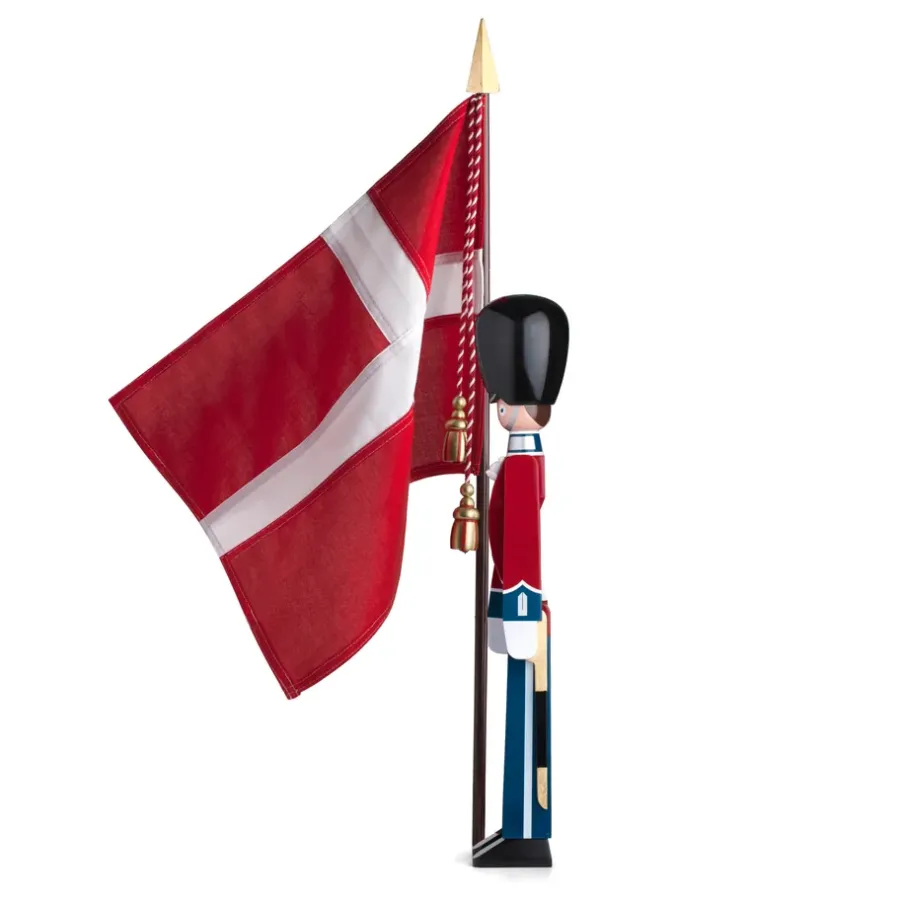 Kay Bojesen Denmark Kay Bojesen vaandeldrager met textielvlag, 50 cm< Houten Beelden