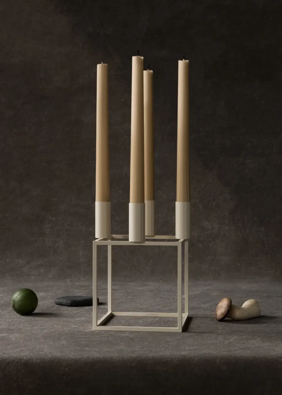 Audo Copenhagen Kubus 4 kandelaar, Ivory< Kandelaars