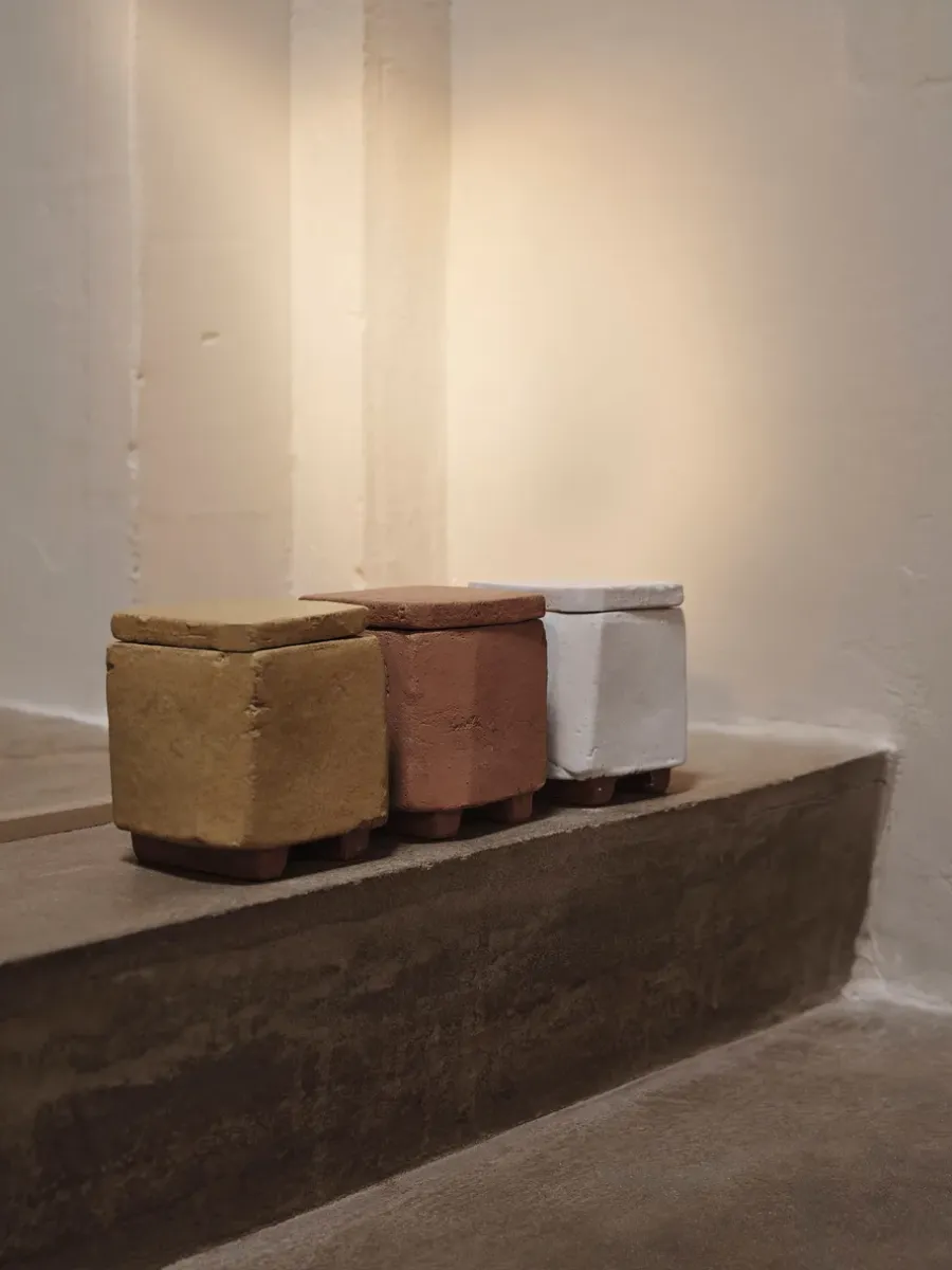 Ferm Living Kurinu geurkaars 40 h, Terracotta< Geurkaarsen & Aroma Diffusers