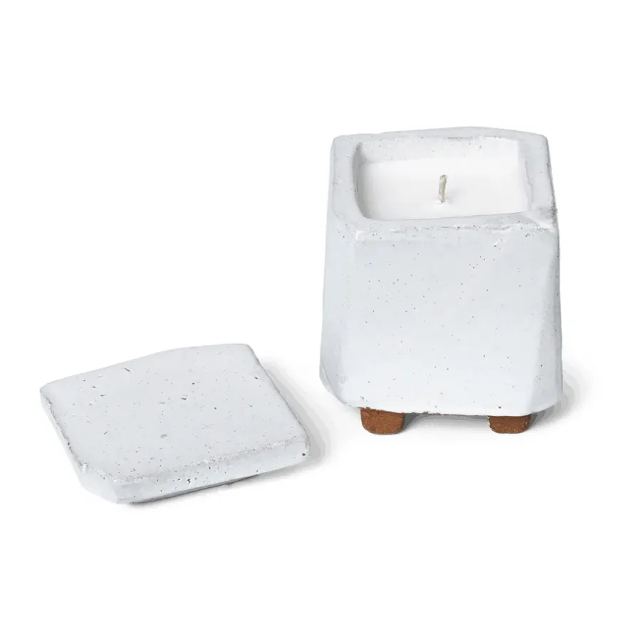 Ferm Living Kurinu geurkaars 40 h, White< Geurkaarsen & Aroma Diffusers