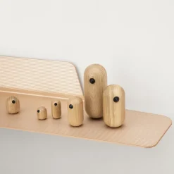 Normann Copenhagen Little Bird figuur eikenhout, 5 cm.< Houten Beelden