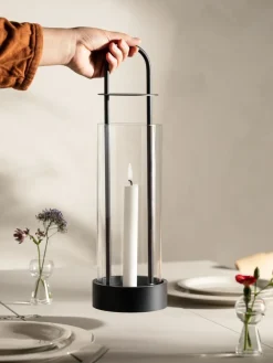Design House Stockholm Lotus windlicht, zwart< Kaarsenhouders & Kaarsenborden