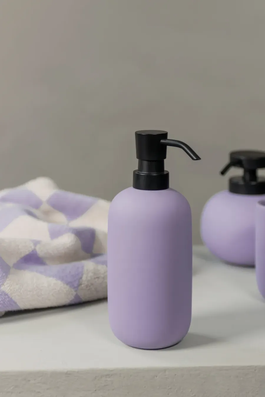 Mette Ditmer Lotus zeepdispenser hoog, Light lilac< Zeepdispensers & Zeepschaaltjes