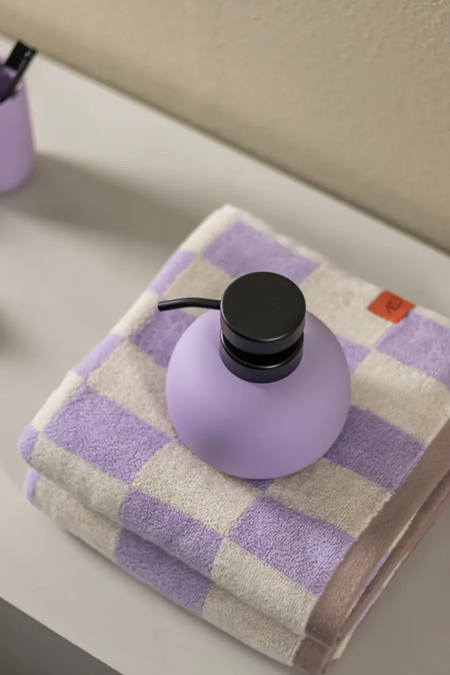 Mette Ditmer Lotus zeepdispenser, Light lilac< Zeepdispensers & Zeepschaaltjes