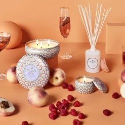 Voluspa Maison Blanc 3-wick Tin geurkaars 40 uur, Italian Bellini< Geurkaarsen & Aroma Diffusers