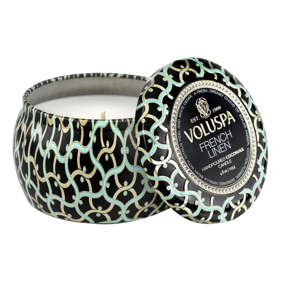 Voluspa Maison Noir Mini Tin geurkaars 25 uur, French Linen< Geurkaarsen & Aroma Diffusers