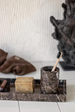 Mette Ditmer Marble tandeborstelbeker 10 cm, Bruin< Tandenborstelhouders