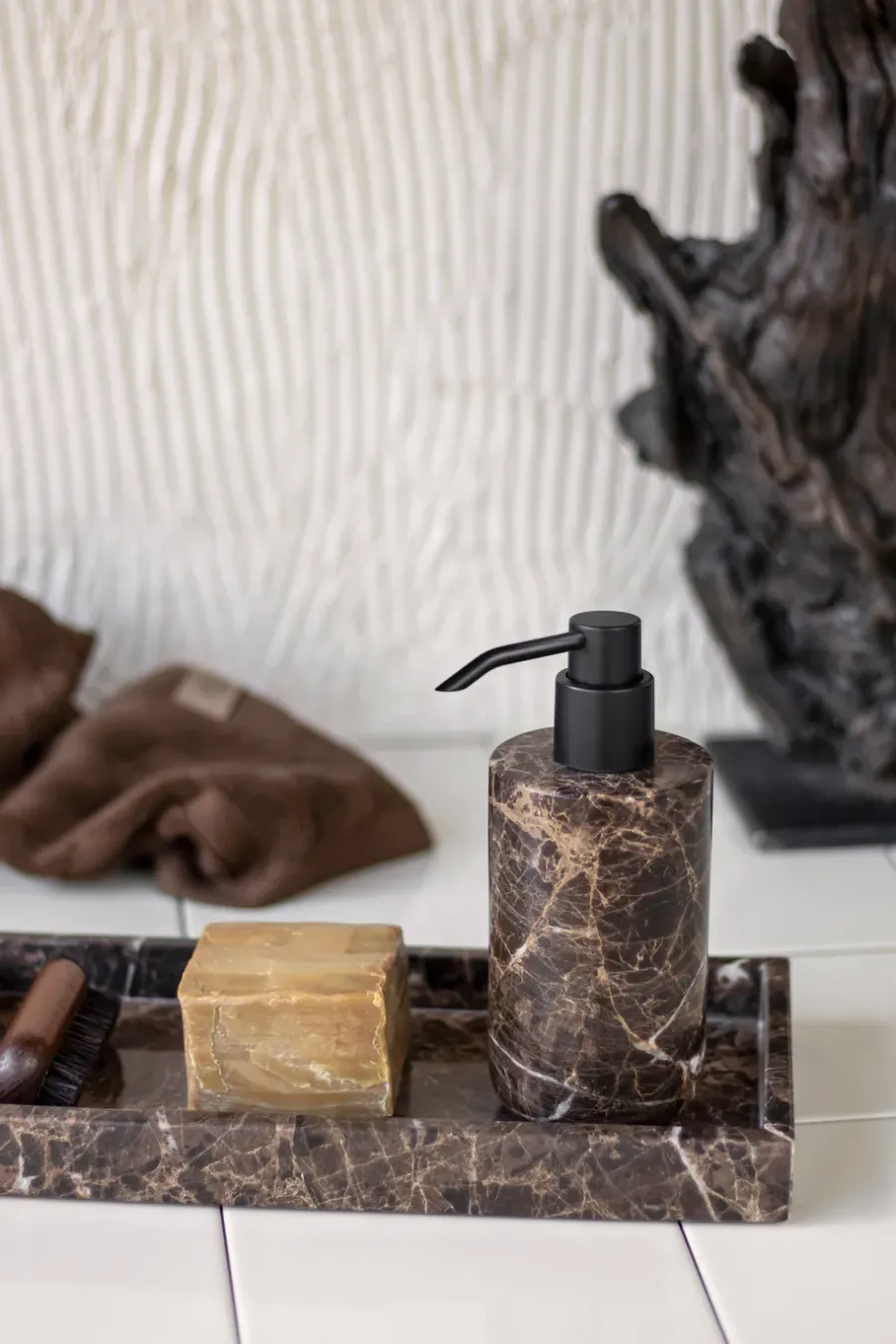 Mette Ditmer Marble zeeppomp 17,5 cm, Bruin< Zeepdispensers & Zeepschaaltjes