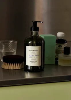 &Tradition Mnemonic MNC1 handzeep 375 ml, Into the moor< Zeep & Crèmes