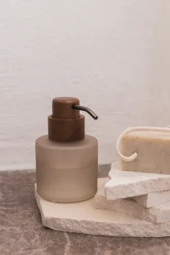 Mette Ditmer Modest zeepdispenser laag, Kit< Zeepdispensers & Zeepschaaltjes