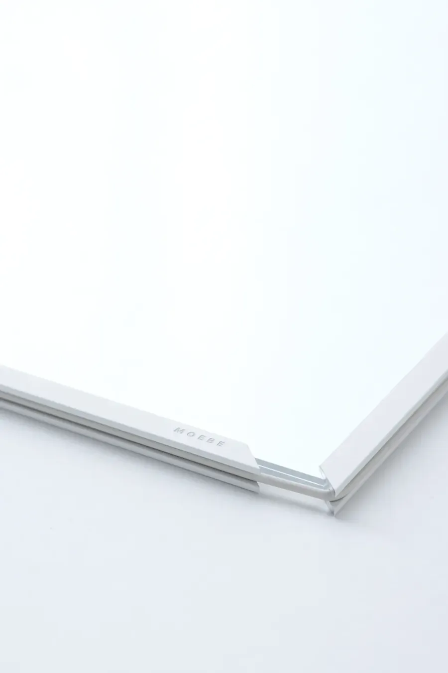 MOEBE lijst A4 22,6x31,3 cm, Brushed aluminium< Lijsten & Kaders