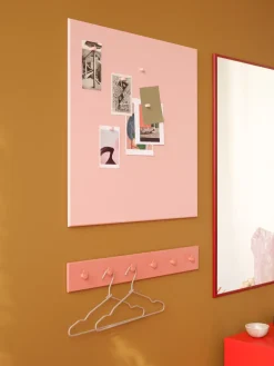 Montana noticeboard prikbord 69,6x69,6 cm, Ruby< Prikborden