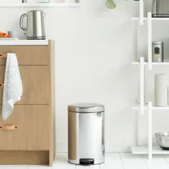 Brabantia New Icon pedaalemmer 20 liter, staal - glanzend< Pedaalemmers