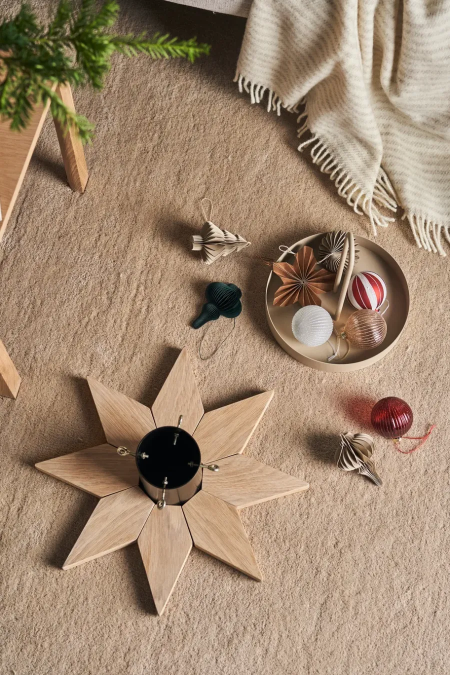 Scandi Living Norr kerstboomvoet, Wit geglazuurd< Kerstdecoraties