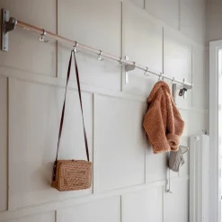 Essem Design Nostalgi kapstok 100 cm, eiken-aluminium< Haken & Hangers