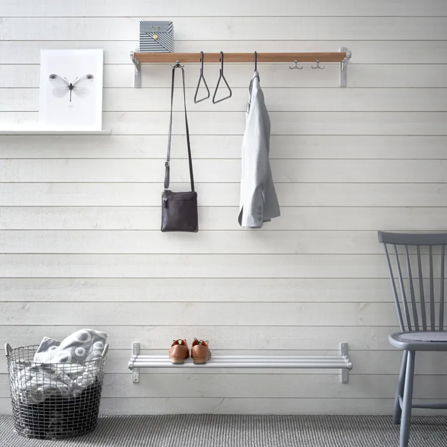 Essem Design Nostalgi Schoenenrek of hoedenplank, walnoothout, wit frame< Garderobehaken & Hoedenplanken