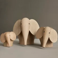 Woud Nunu houten olifant, middel< Houten Beelden