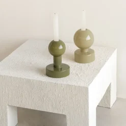 URBAN NATURE CULTURE Pallo A kandelaar 14,6 cm, Capulet olive< Kaarsenhouders & Kaarsenborden