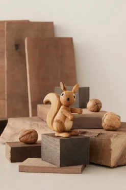 Spring Copenhagen Peanut eekhoornjong decoratie 8,5 cm, Eik< Houten Beelden