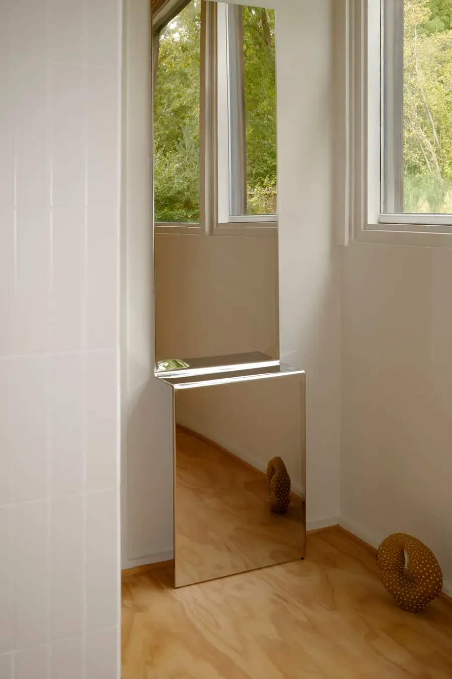 Muuto Pleat wandspiegel, Polerat stål, 227x57 cm< Wandspiegels