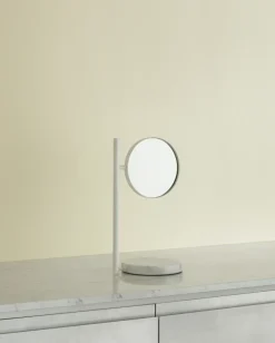 Normann Copenhagen Pose dubbelzijdige tafelspiegel 21x39 cm, Wit< Tafelspiegels