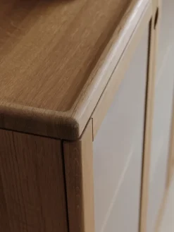 Stolab Prio vitrinekast, Eikenhout naturel olie met verlichting< Kasten & Vitrines