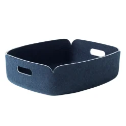 Muuto Restore dienblad, midnight blue< Opbergmanden