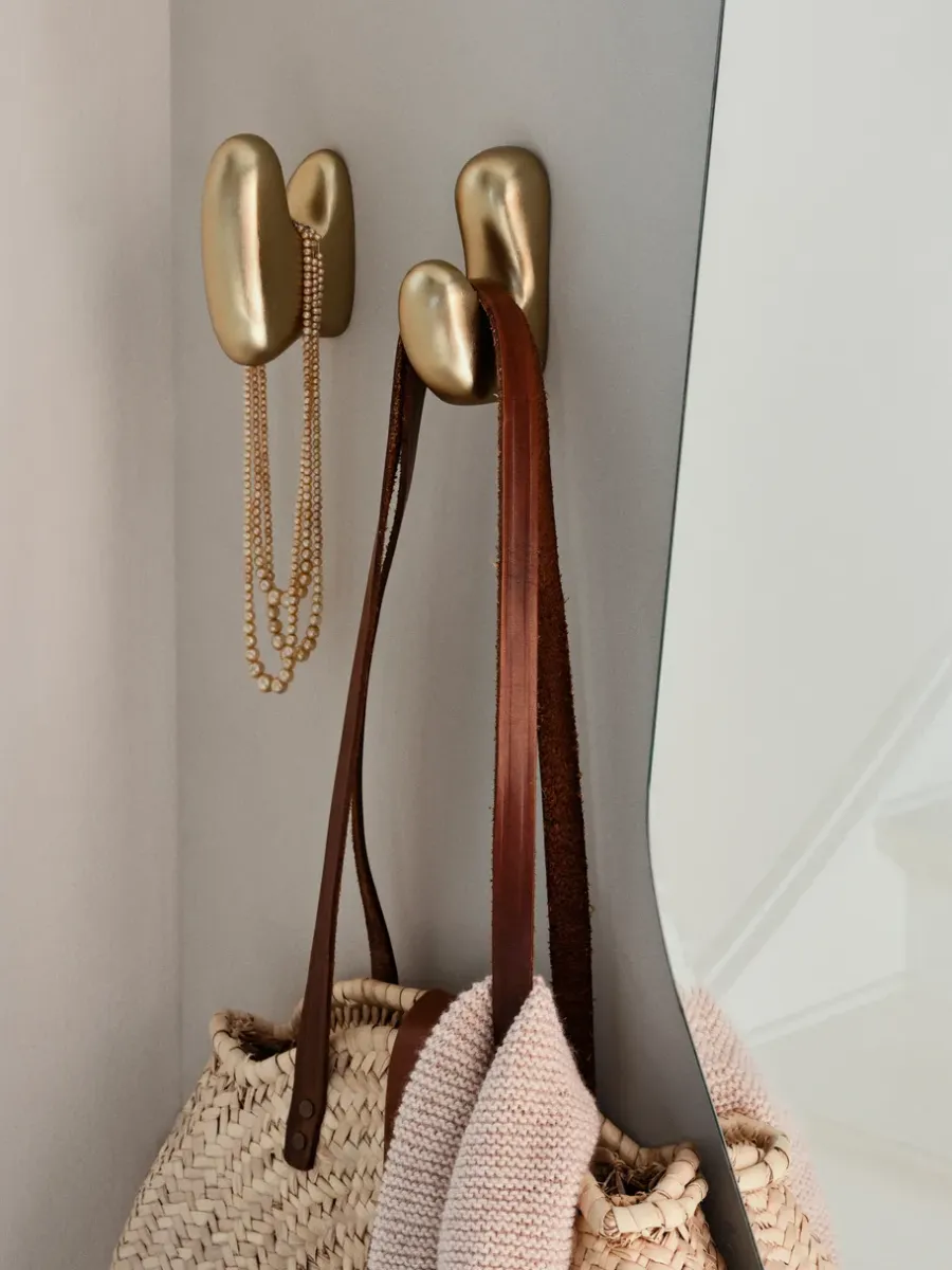 Broste Copenhagen Roberta haak 10x7 cm, Brass finish< Haken & Hangers