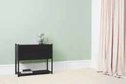 Gejst Sceene bookcase C, Zwartgebeitst eikenhout< Ladekasten & Dressoirs