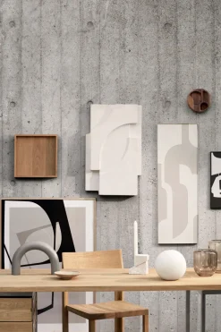 Kristina Dam Studio Serif Relief wanddecoratie M, Offwhite< Wanddecoraties