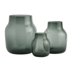 Muuto Silent vaas Ø15 cm, Dark Green< Vazen