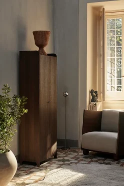Ferm Living Sill Tall kast, Dark stained oak< Kasten & Vitrines