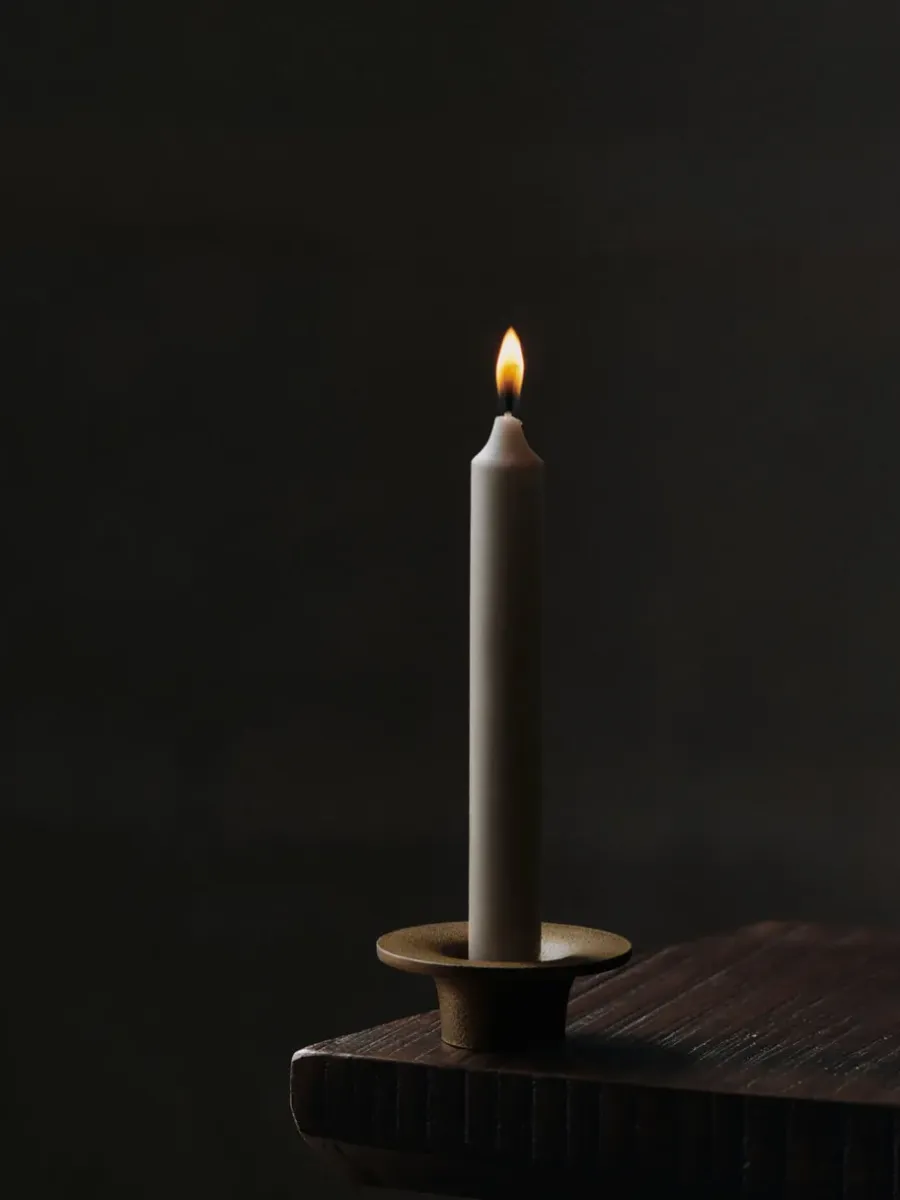 Ferm Living Soothe kandelaar Ø8 cm, Brass Finish< Kandelaars