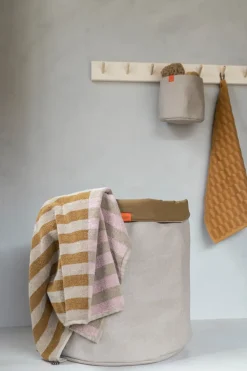 Mette Ditmer Sort It wasmand, Sand< Wasmanden