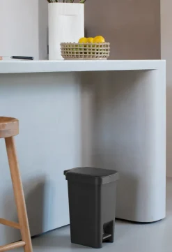 Brabantia StepUp pedaalemmer 10 L, Donkergrijs< Pedaalemmers