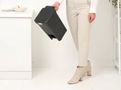 Brabantia StepUp pedaalemmer 10 L, Donkergrijs< Pedaalemmers