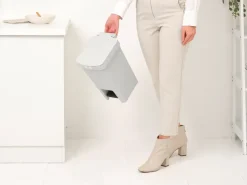 Brabantia StepUp pedaalemmer 10 L, Lichtgrijs< Pedaalemmers