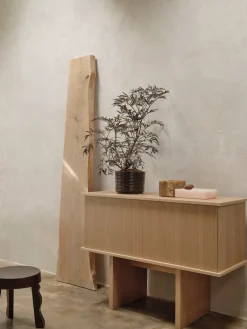Ferm Living Stilt sideboard single 72,5x100 cm, Natural oak< Ladekasten & Dressoirs