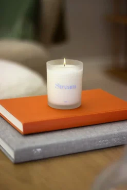 Scandi Living Stream geurkaars, 180 g< Geurkaarsen & Aroma Diffusers
