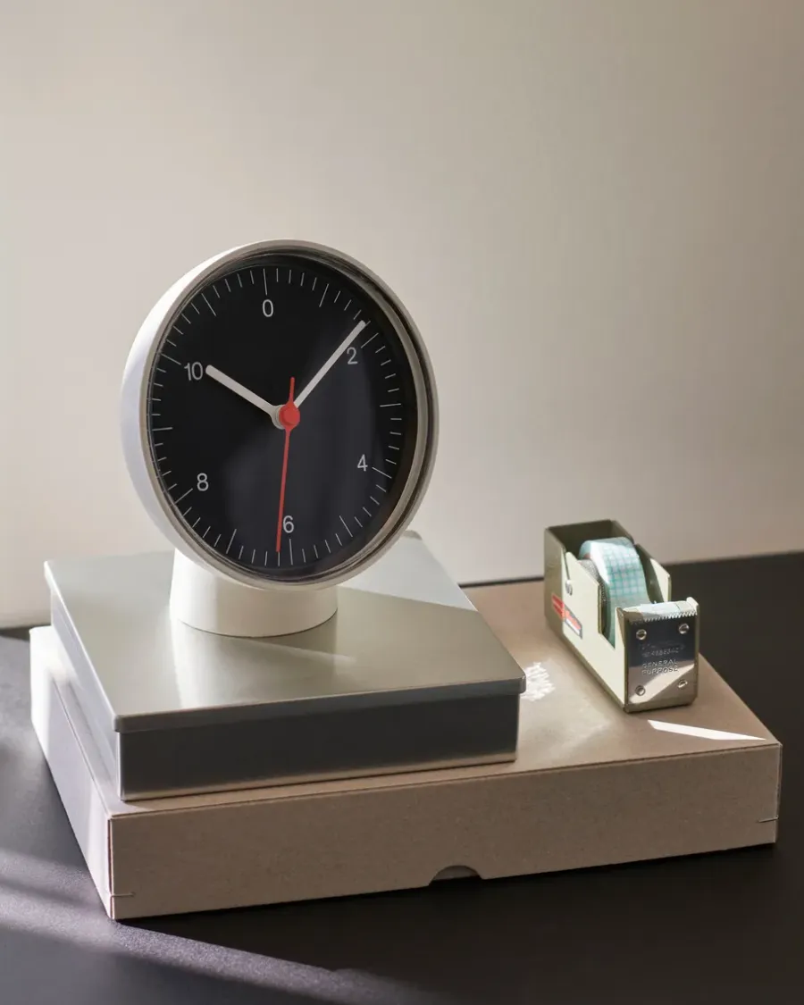 HAY Table Clock wand-/tafelklok, White< Tafelklokken